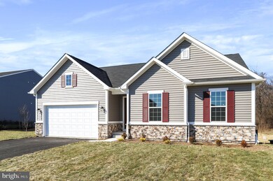 1458 Finch Dr, Chambersburg, PA 17202 - photo 2