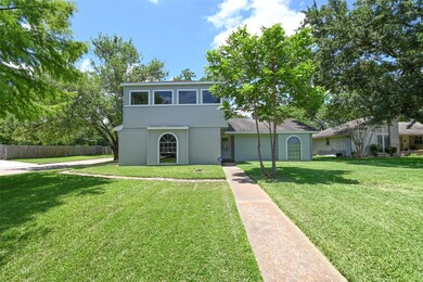 6426 Menwood Cir, Houston, TX 77088 - photo 2