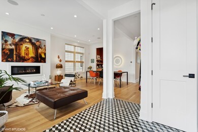 4834 N Leavitt St, Chicago, IL 60625 - photo 2