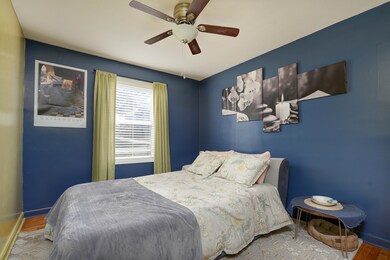 1345 E Walnut St-11