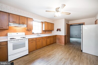 2912 Diamond St, Hatfield, PA 19440 - photo 7