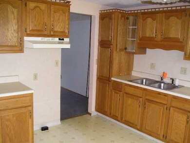 2066 Shawbury Ct W, Columbus, OH 43229 - photo 5