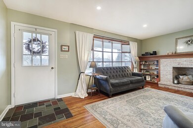 511 Mockingbird Dr, Columbia, PA 17512 - photo 5