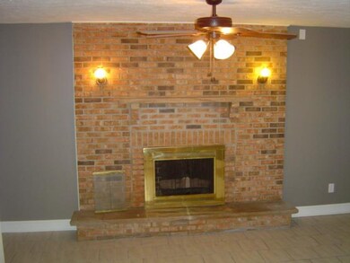 105 Crestview Cir, Shelbyville, TN 37160 - photo 5