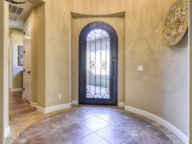004_Circular Entry Foyer