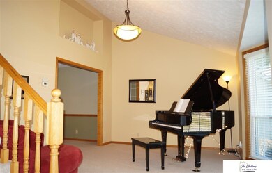 16915 Patterson Dr, Omaha, NE 68135 - photo 3