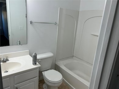 Full bathroom with washtub / shower combination, t