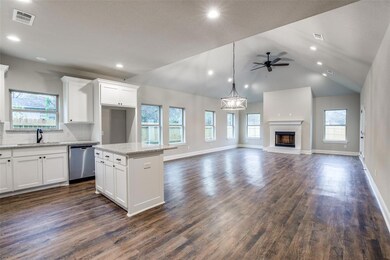 1412 Lexington St, Weatherford, TX 76086 - photo 3