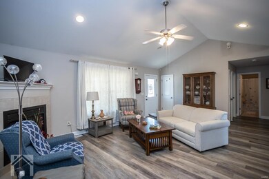 20325 Lathan Ln, Waynesville, MO 65583 - photo 4