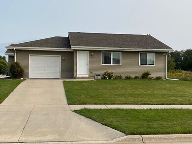 1100 Plum Ct, Janesville, WI 53546 - photo 2