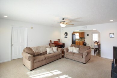 998 Indian Springs Cir, Manchester, TN 37355 - photo 4