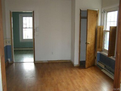 828 Chestnut St, Emmaus, PA 18049 - photo 4