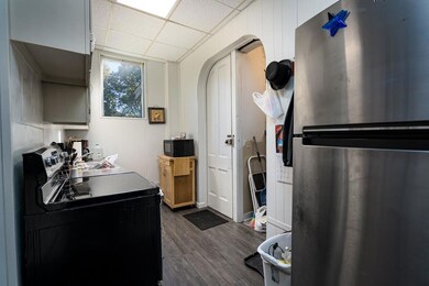 606 Kitchen