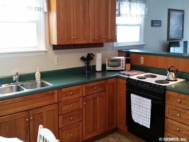 Kitchen Nice eat-in kitchen, open to living room