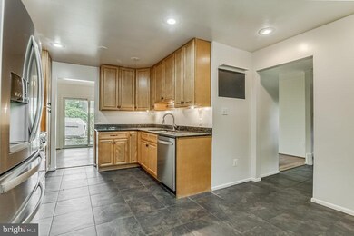 2510 Swift Run St, Vienna, VA 22180 - photo 7