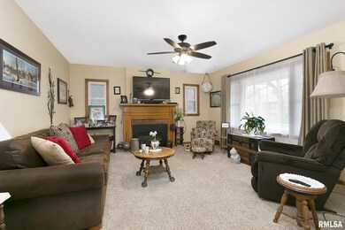 2525 N Howell St, Davenport, IA 52804 - photo 3
