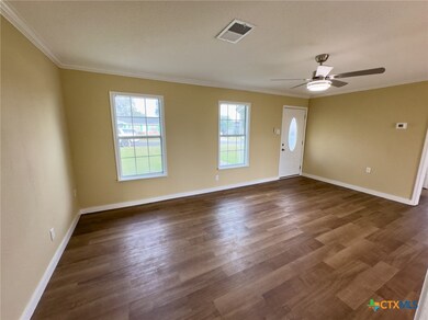 1404 E Bowie St, Beeville, TX 78102 - photo 3