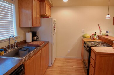 945 West St, Redding, CA 96001 - photo 4