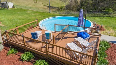 Sunbathing deck/Above ground pool