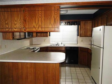 1211 N Oklahoma Ave, Shawnee, OK 74801 - photo 4