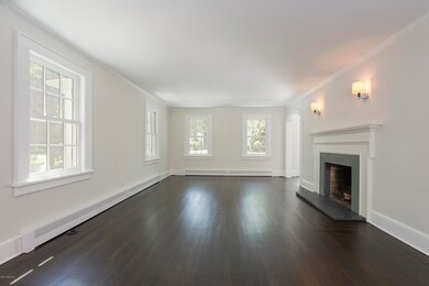 002-photo-living-room-7231945