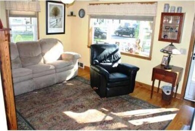 332 Rosewell St, Springfield, MA 01109 - photo 4