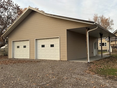 113 E Lake St, Rockwell City, IA 50579 - photo 4