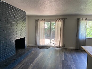 1804 E Laurel Dr, Newberg, OR 97132 - photo 4