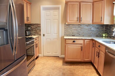 17 Winter St, Nashua, NH 03064 - photo 3