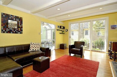 10749 Brewer House Rd, Rockville, MD 20852 - photo 2