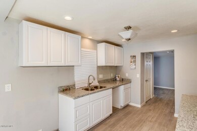 2027 N 28th Place, Phoenix, AZ 85008 - photo 7