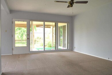 LIVING RM