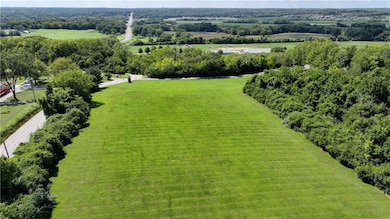 21708 E Eureka Rd, Independence, MO 64057 - photo 7