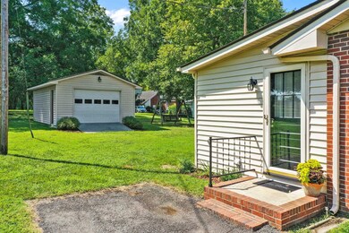 205 E Fairview Dr, Oxford, NC 27565 - photo 7