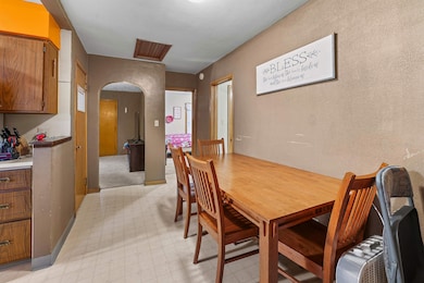 709 W Jefferson St, Waupun, WI 53963 - photo 4
