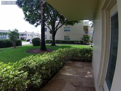 865 Flanders S, Delray Beach, FL 33484 - photo 2