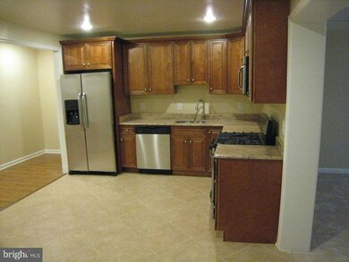 303 Pepper Mill Dr, Capitol Heights, MD 20743 - photo 4