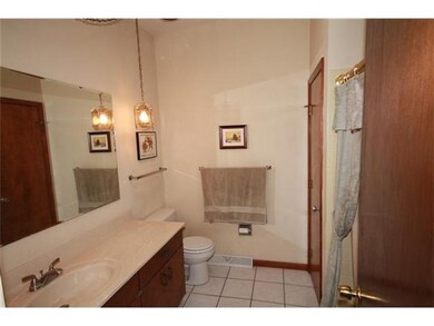 1512 Hunter Place, Columbus, IN 47203 - photo 7