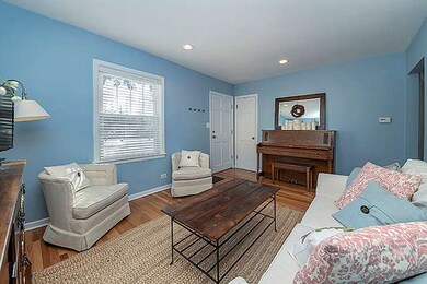 1407 College Ave, Wheaton, IL 60187 - photo 3
