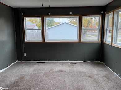 527 E 4th St, Glidden, IA 51443 - photo 4