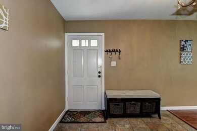 2608 Kingsley Ln, Bowie, MD 20715 - photo 2