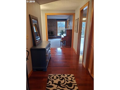 1930 SW Laura Ct, Troutdale, OR 97060 - photo 5