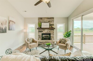 190 Leyland Cir unit 23, Hendersonville, NC 28792 - photo 2