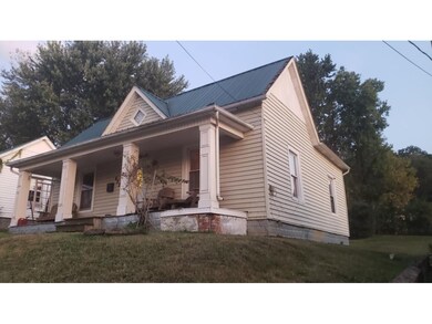 622 E Maple St, Johnson City, TN 37601 - photo 3