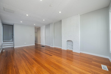 8-web-or-mls-1786 E Rich St-8