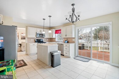 1007 Rosebud St, Reading, PA 19605 - photo 5