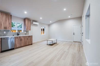 12531 25th Ave NE unit A, Seattle, WA 98125 - photo 6