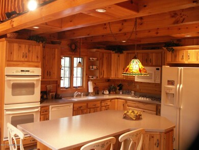 320 Mountain View Dr, Jim Thorpe, PA 18229 - photo 3