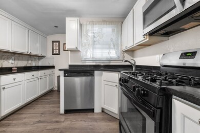 212 High St, Lawrence, MA 01841 - photo 4