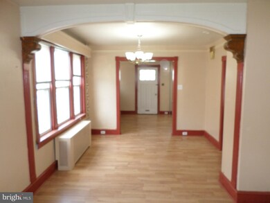 824 E Bellevue Ave, Reading, PA 19605 - photo 6